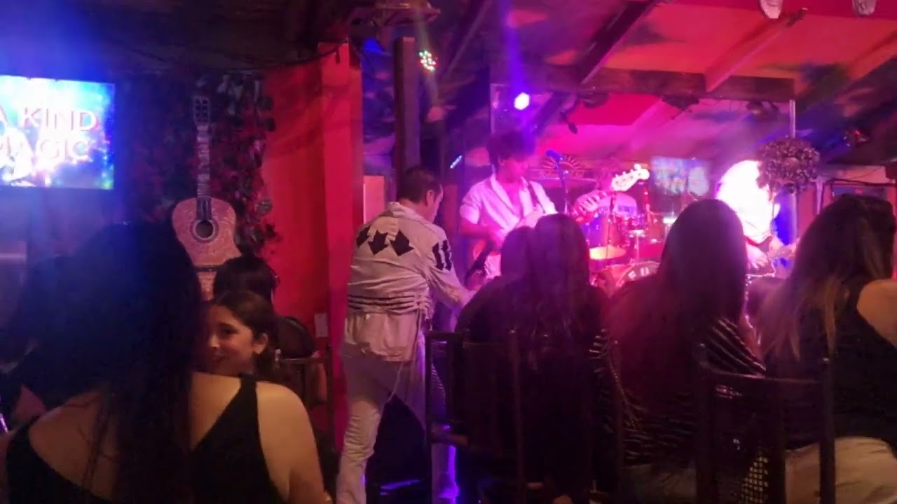 Innuendo.                                               Tributo a Queen 