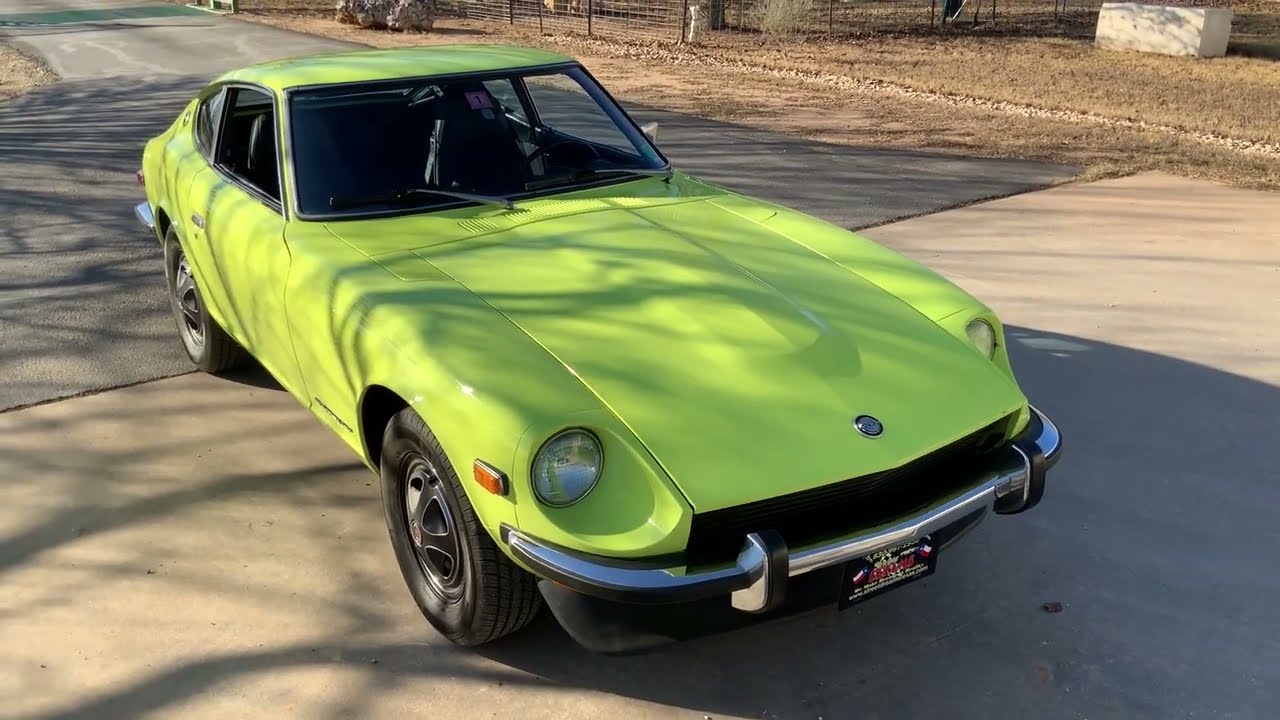 1973 Datsun 240Z 240ci I6 5-Speed Power Front Disc AM/FM Radio (112) Yellow