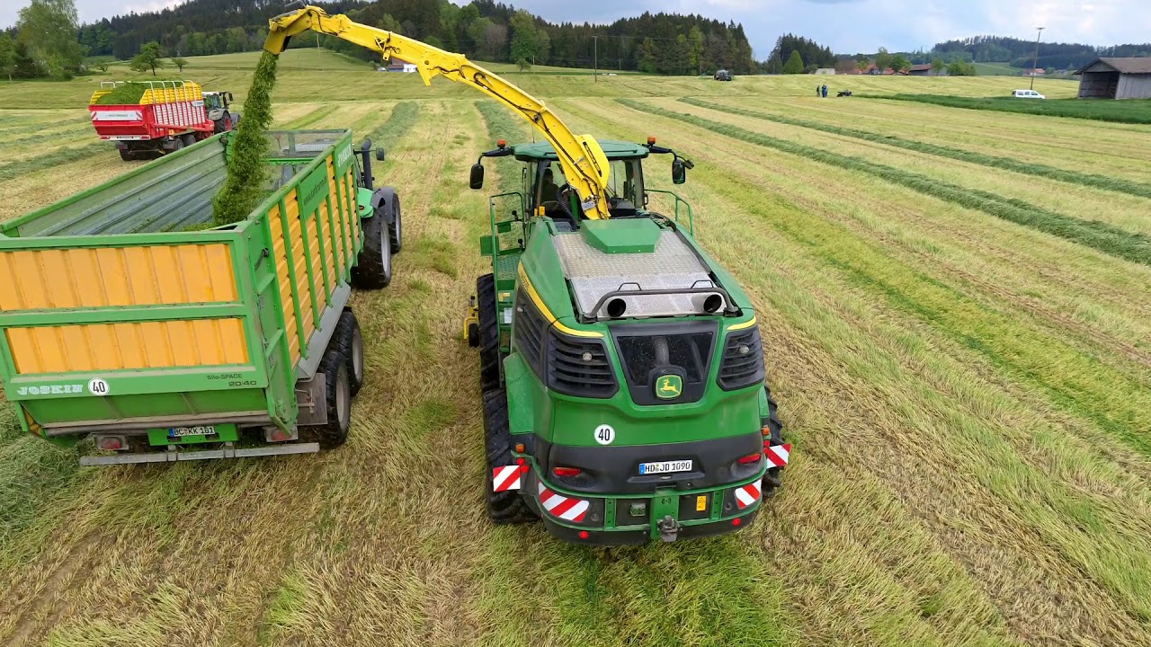 Grünroggen Ernte bei Isny im Allgäu