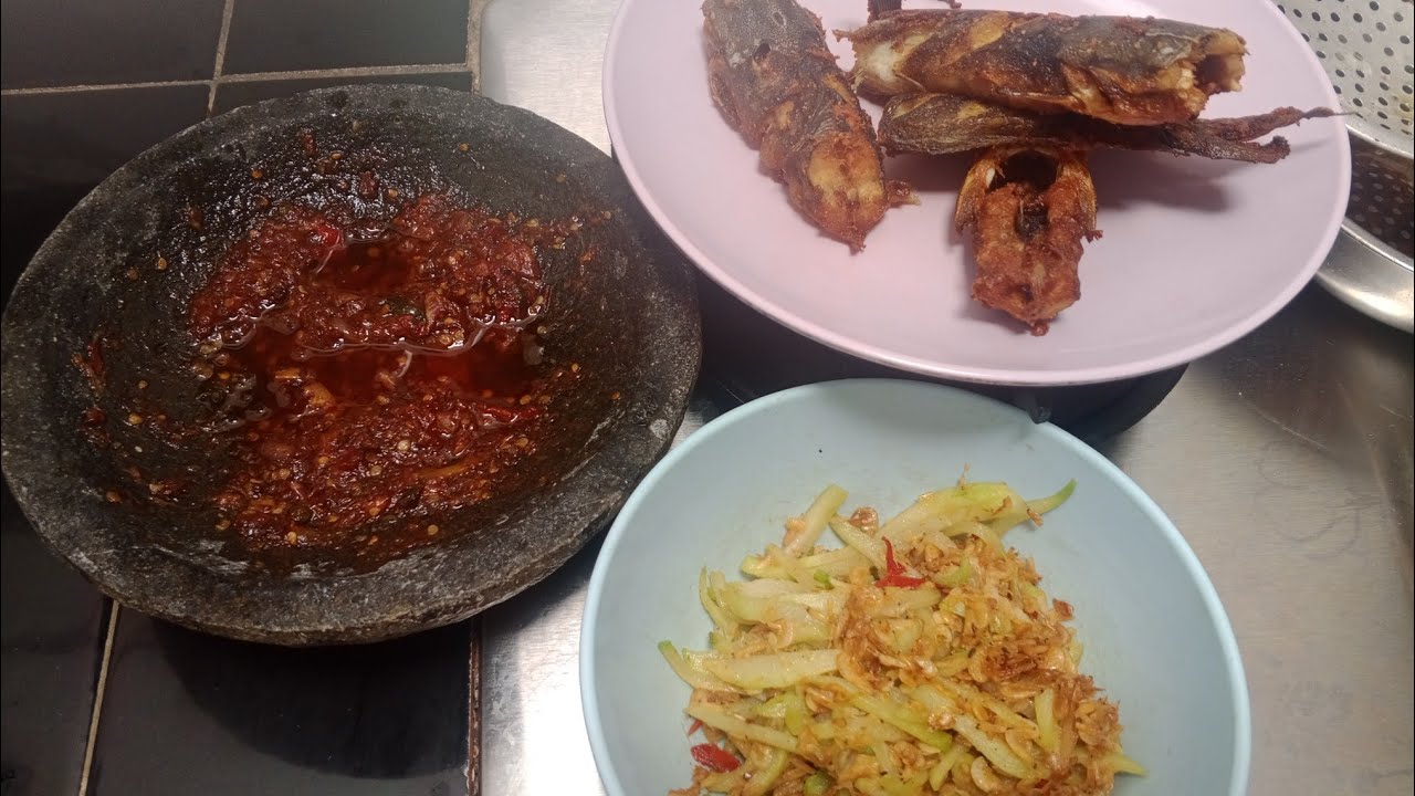 masak goreng lele ,sambel tumis labu Siam udang rebon