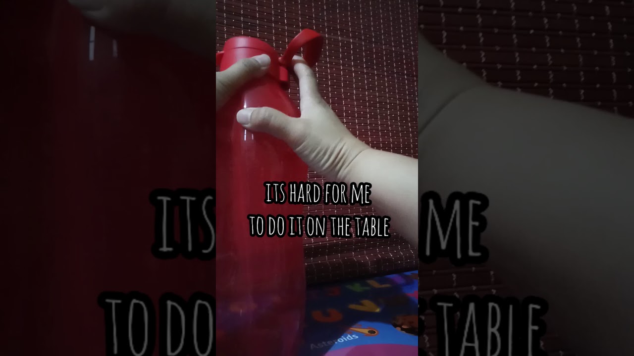 HOW TO PUT HANDLE ON ECO BOTTLE 2L by TUPPERWARE