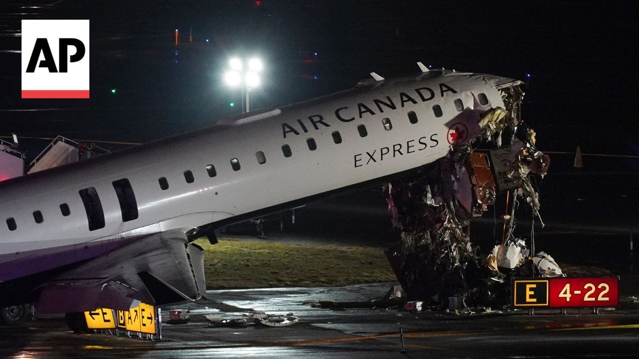 2 killed in LaGuardia airport crash after Air Canada plane collides with vehicle