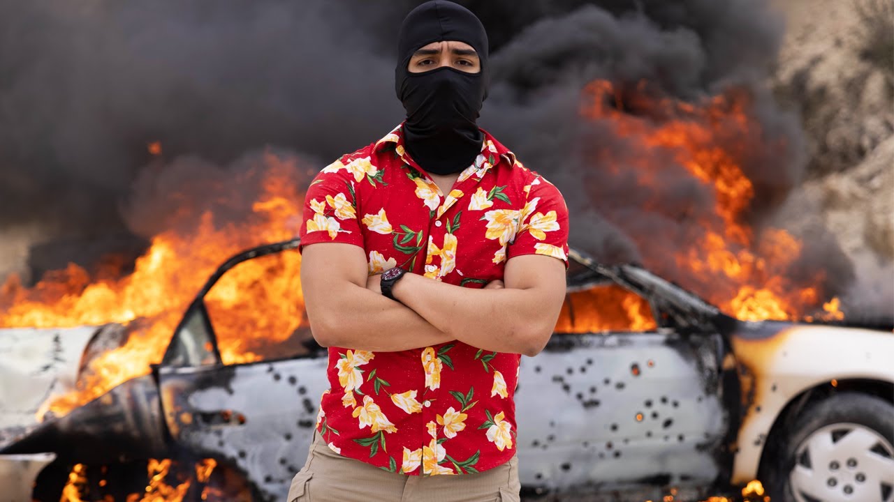DESTRUYENDO UN AUTOM&Oacute;VIL CON ARMAS DE FUEGO! | ESPECIAL DE 2 MILLONES 💥🚗