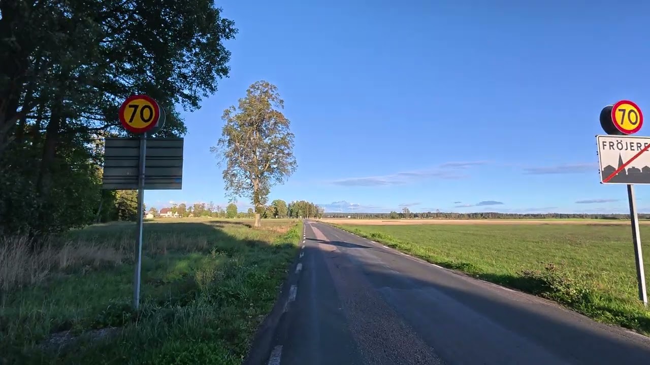 Walk in the small village of Fröjered (Pilgrim's Trail)