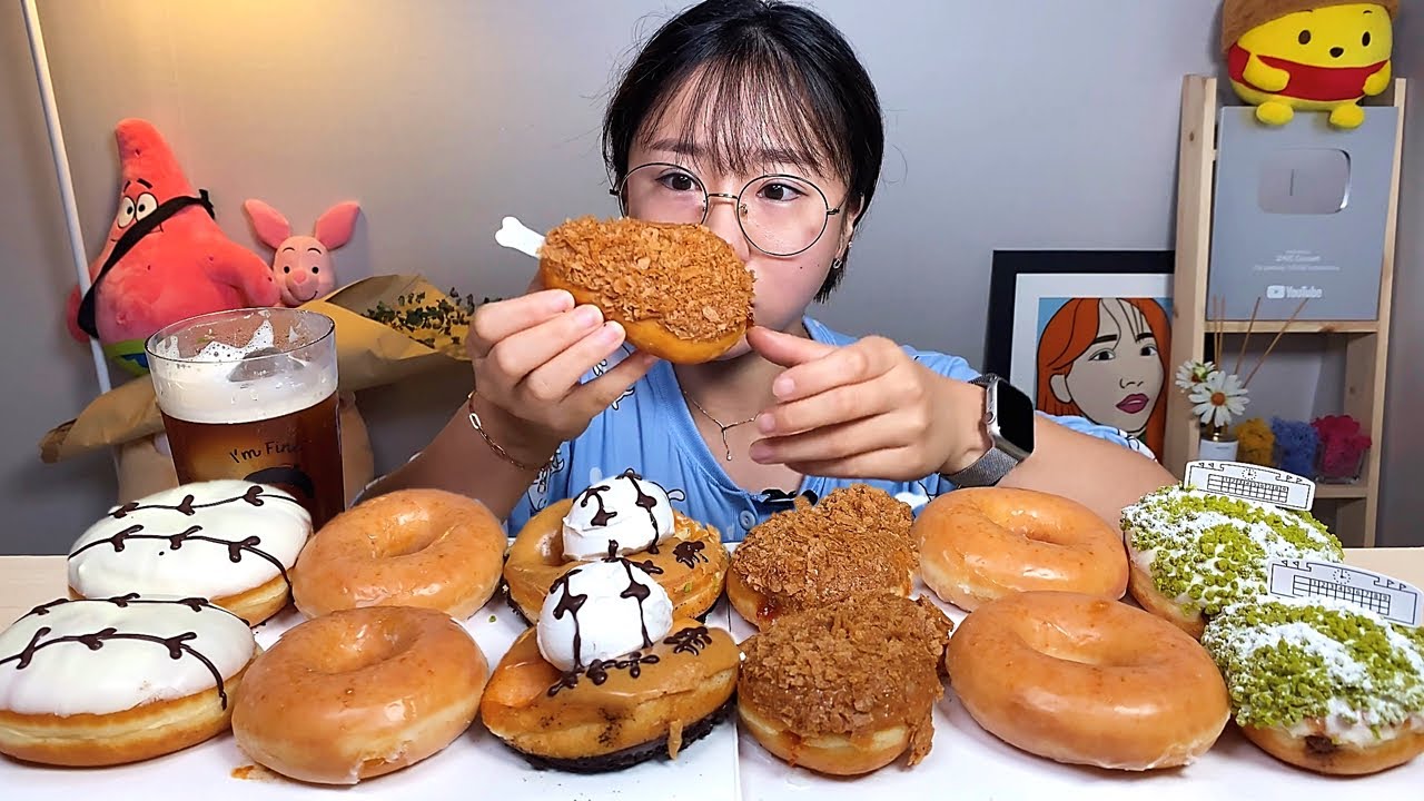 크리스피도넛 베이스볼 더즌 양념치킨 도넛 먹방 Dessert Mukbang