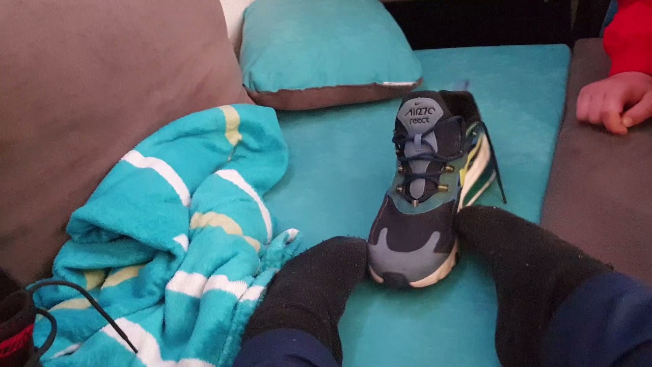 Shoeplay: swap Nike shoes with my freind