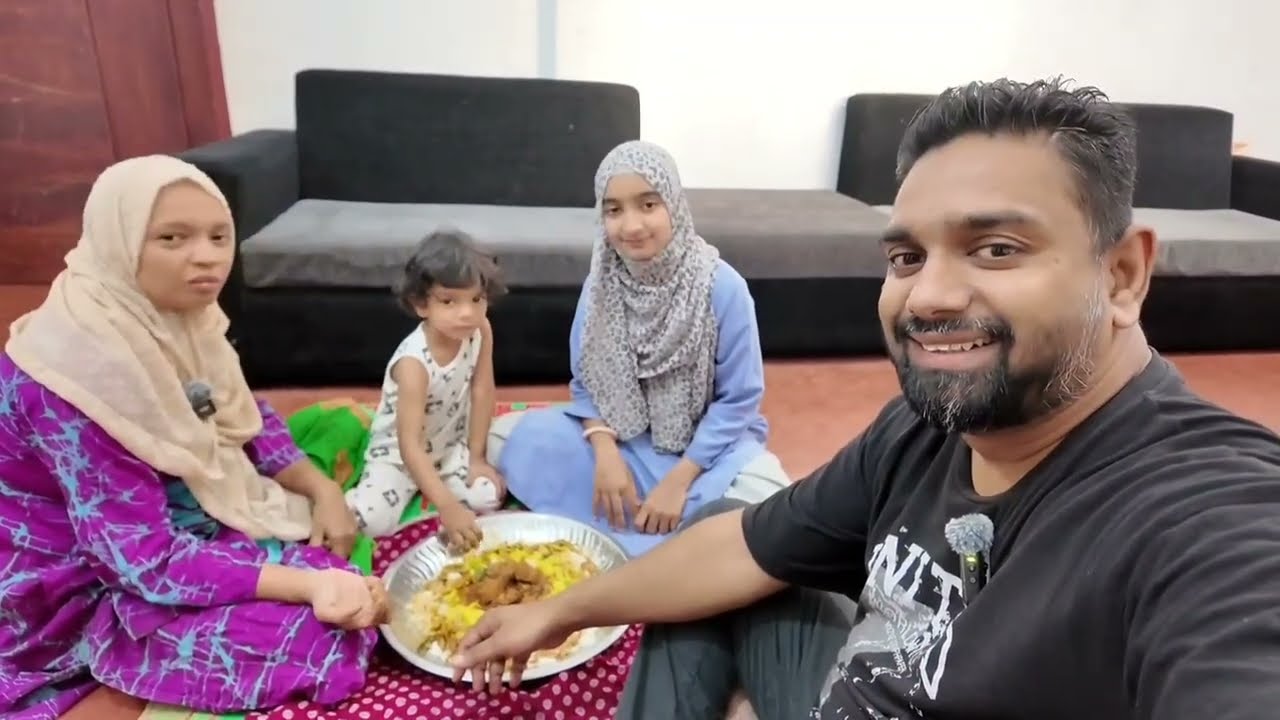 පවුලම එකට වාඩි වෙලා කන කොට තියෙන සතුට 