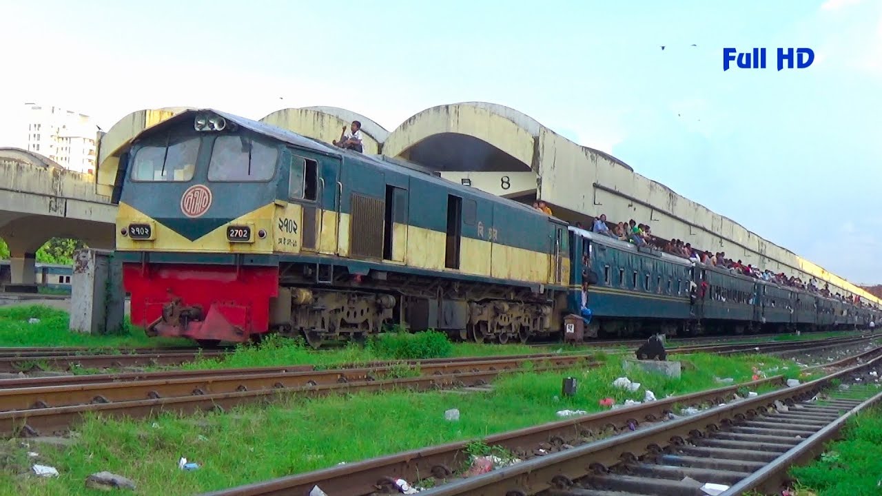 2702 - Titas Commuter Train Departing Kamalapur Railway Station, Bangladesh Railway