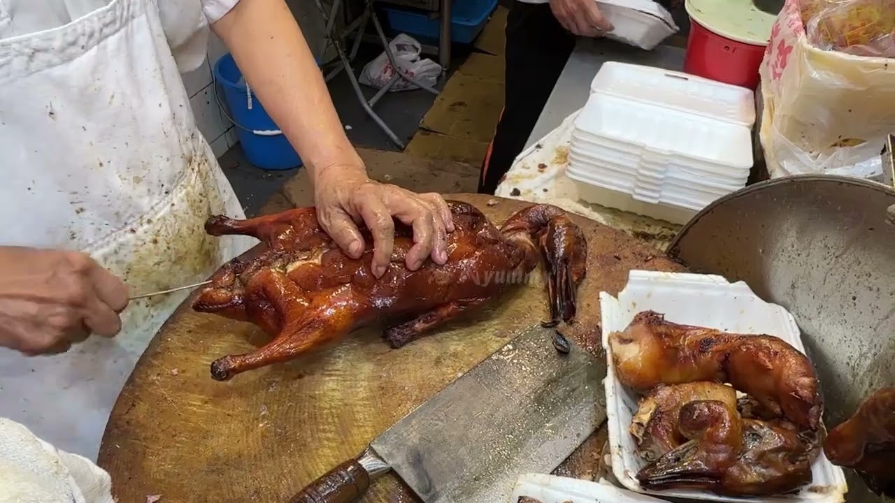 佐敦上海街新强记 燒味老舖，快刀手肥仔師傅，熱辣辣#燒鴨，脆皮#燒豬，脆皮#燒乳豬 玫瑰露#油鷄，肥美腩仔#叉燒 #旅游 #燒臘 #香港美食