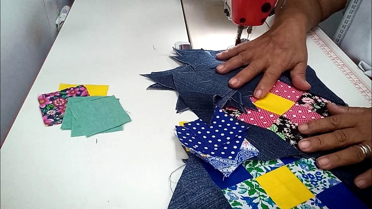 #Tapete de retalhos]com #jeans usado]Ficou top!!! com tecido tricoline e brim] simples e fácil 😍