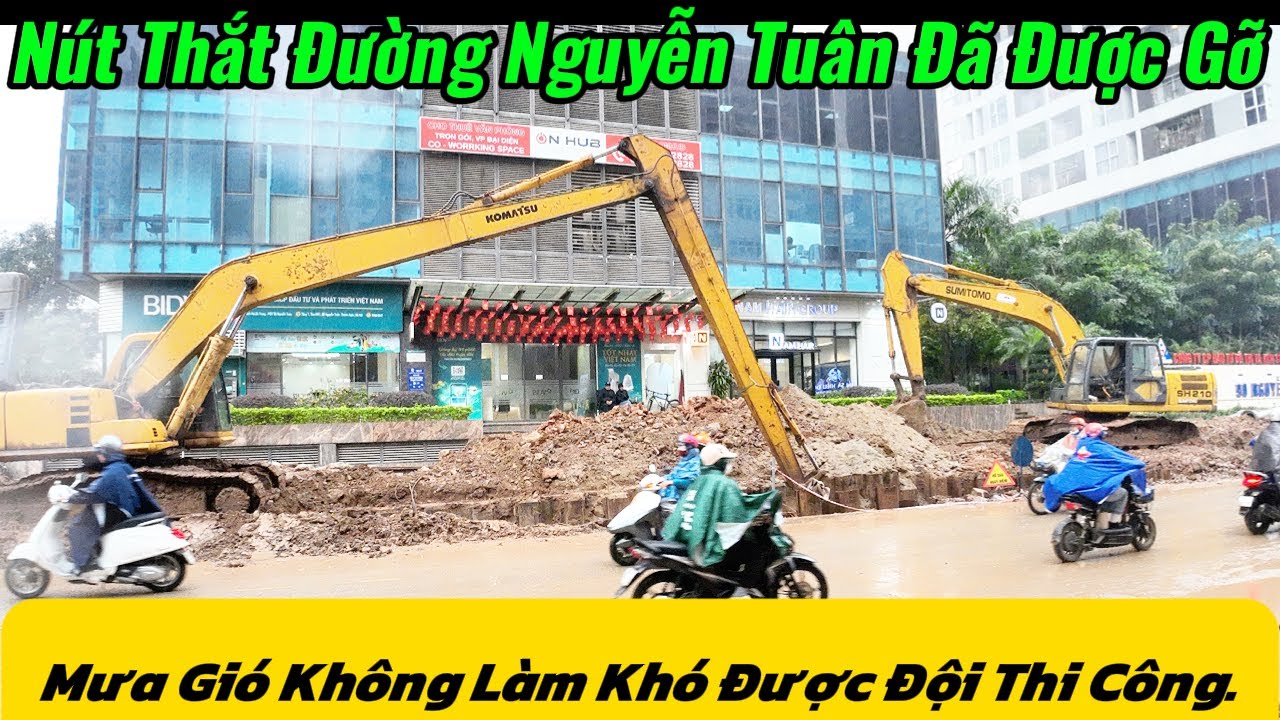 Đội Nắng Thắng Mưa  - Đường Nguyễn Tuân Hối Hả Thi Công Xuyên Mưa,