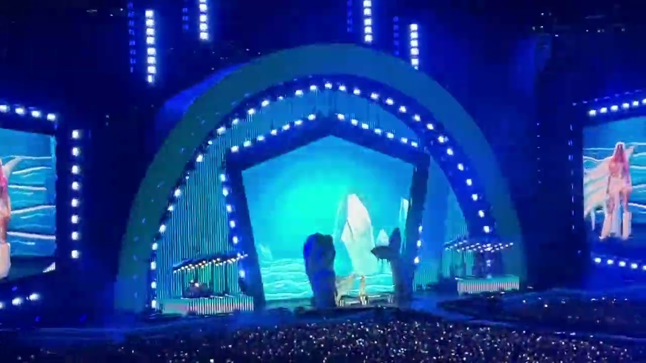 Karol G - Intro + TQG (Mañana Será Bonito Fest)