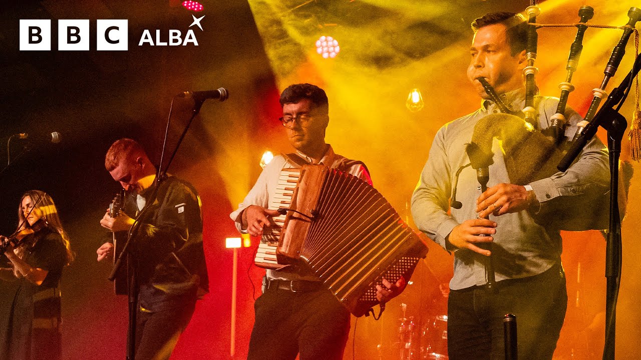 Sunndachan - Beinn Lee | Trail West is Caraidean aig Barrowland