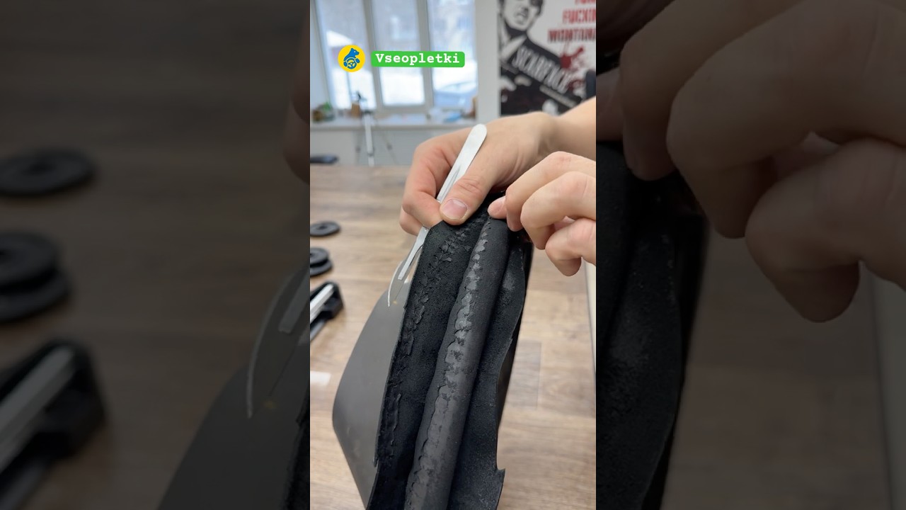 Jeep Cherokee на руле слайм под оплеткой.