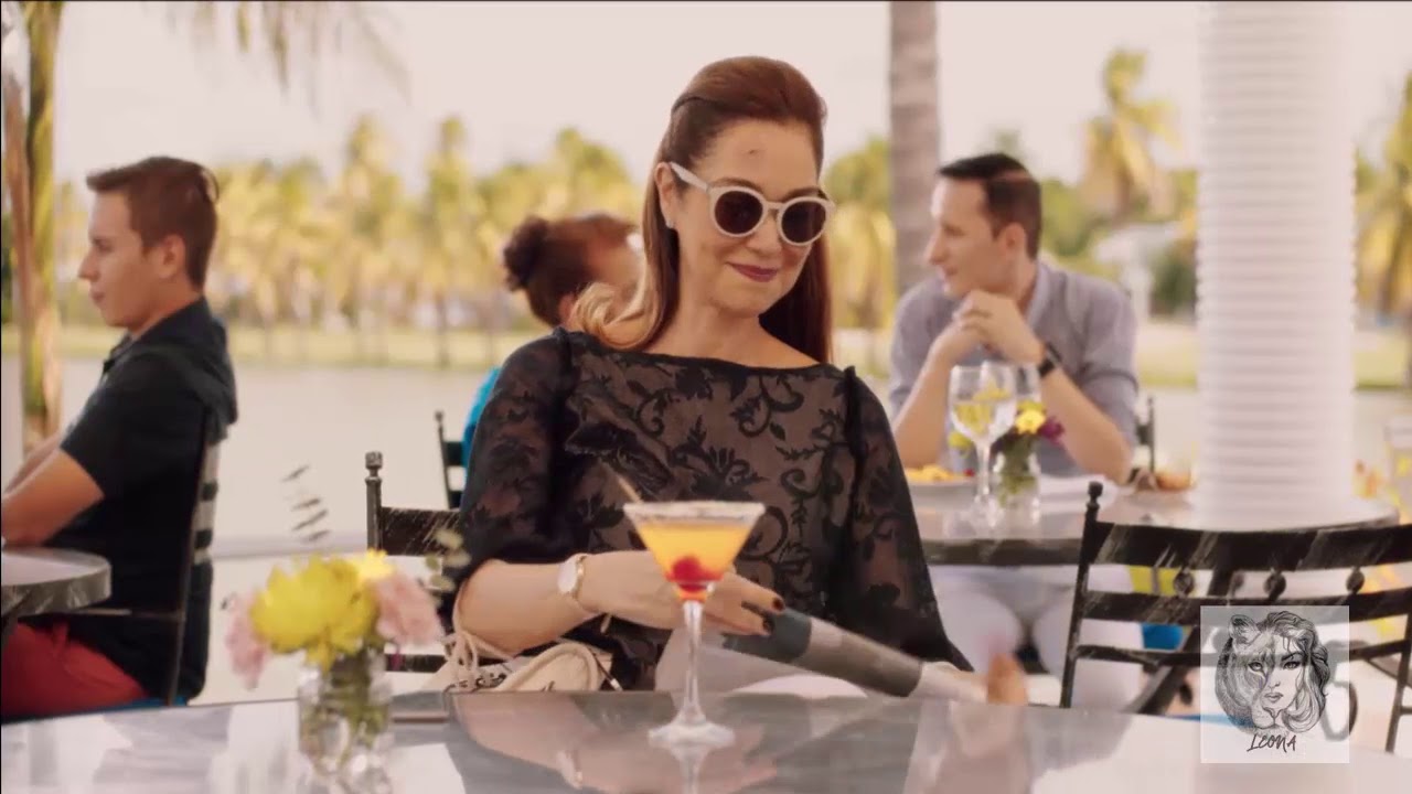 Lucrecia expulsada - las muñecas de la mafia 2