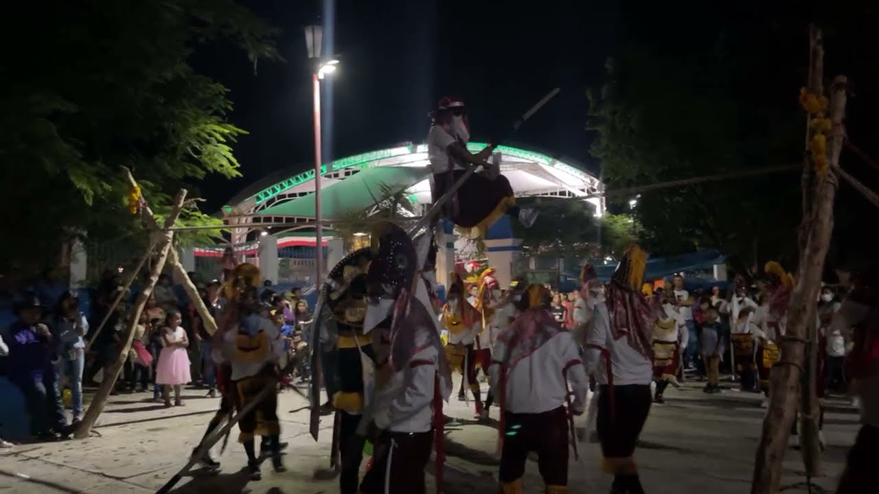 Fiesta de San Nicolás de Tolentino en zitlala por la noche / 10 de septiembre 2021