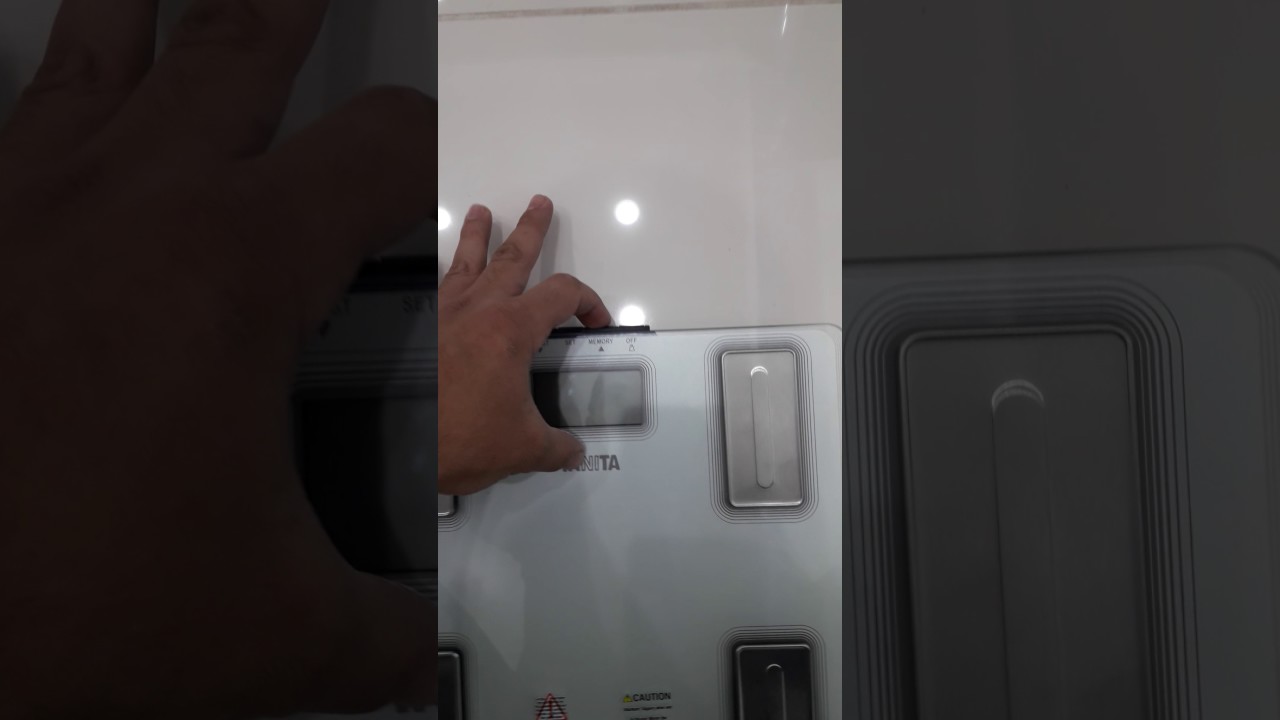 ميزان قياس نسبة الدهون TANITA