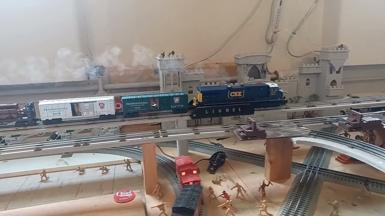 CSX and Norfolk Southern lionchief plus 2.0 Saturday running session. 👍♐️