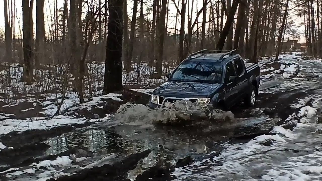 Nissan Navara D40 на бездорожье