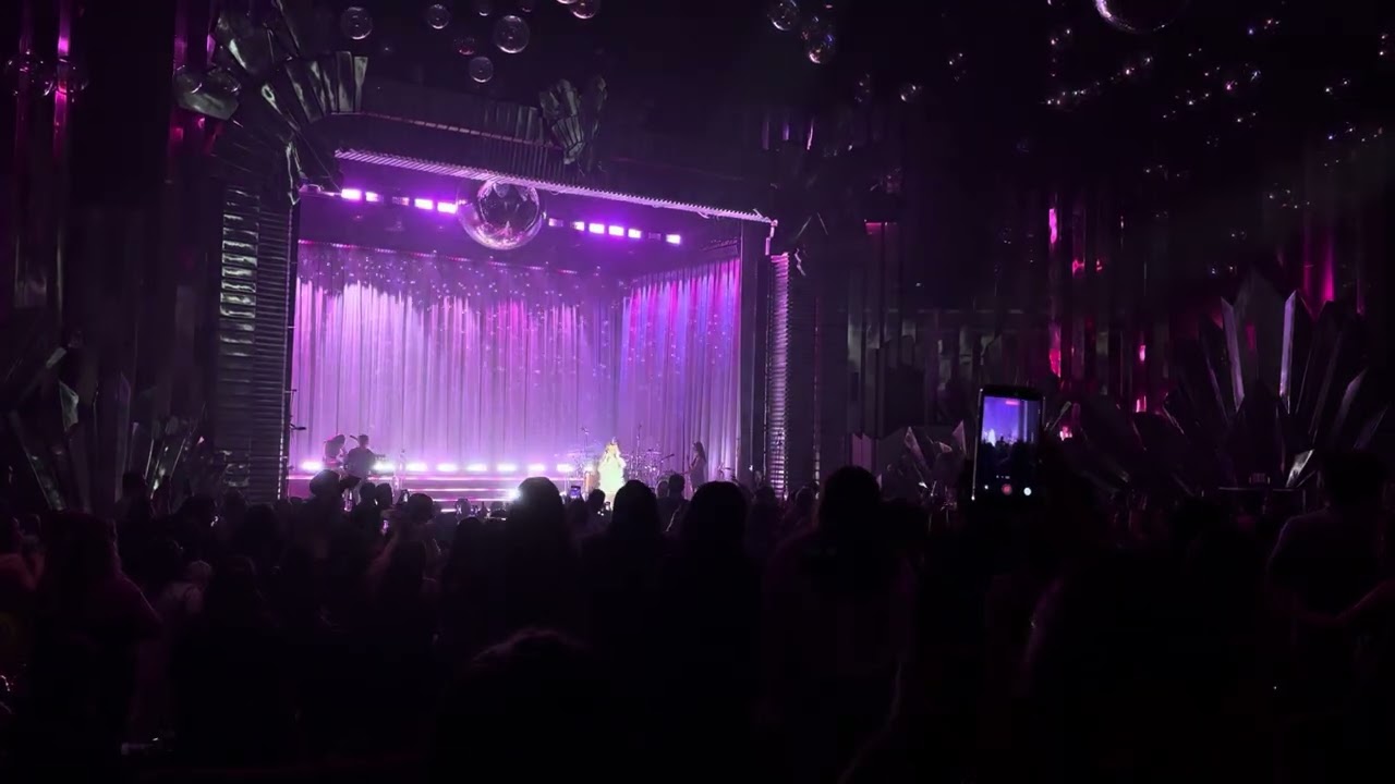 Hilary Duff “What Dreams Are Made Of” — 2/13/26 — Voltaire - Las Vegas 