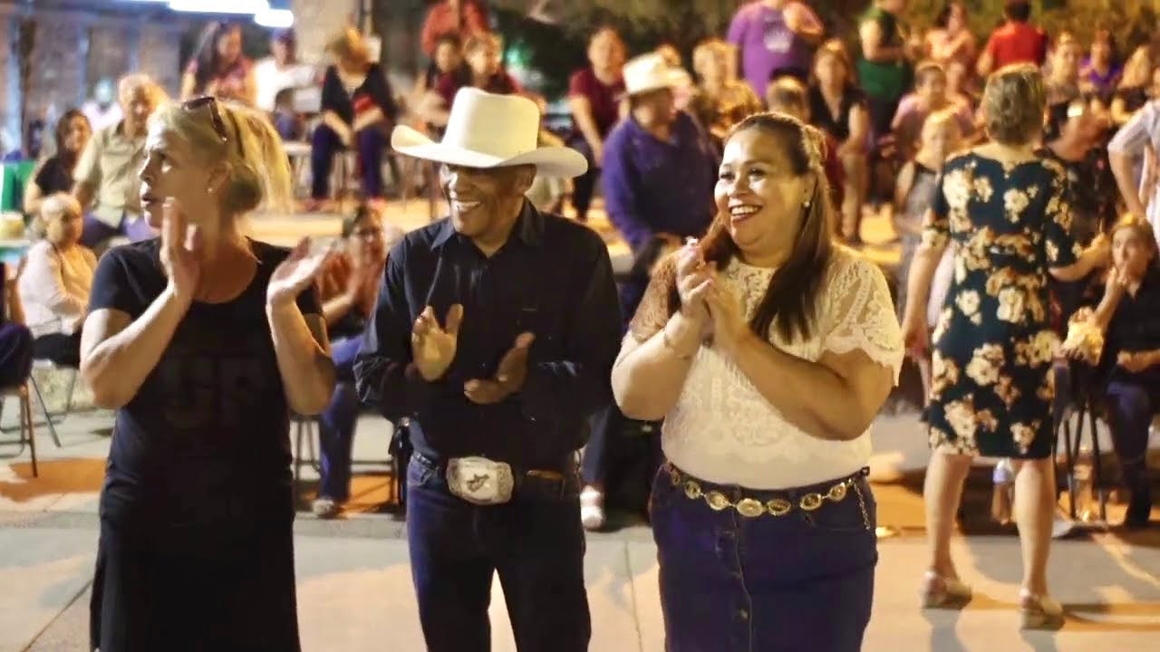 OMAR ALEGRA AL PARQUE REVOLUCIÓN ! BAILA AL 100%