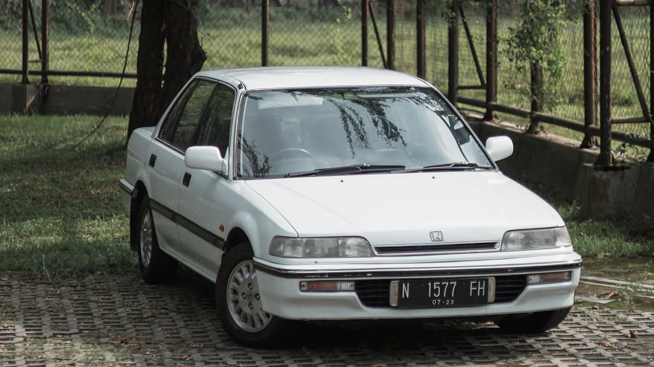 Mobil impian anak muda 90an Honda Grand Civic 1990 for Sale.