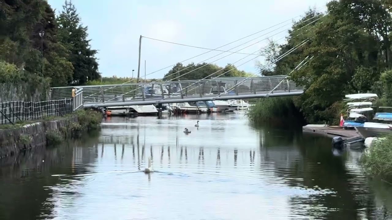 Ireland Galway 33 - Walking｜Paddygerbrians Bridge｜Eglinton Canal riverside