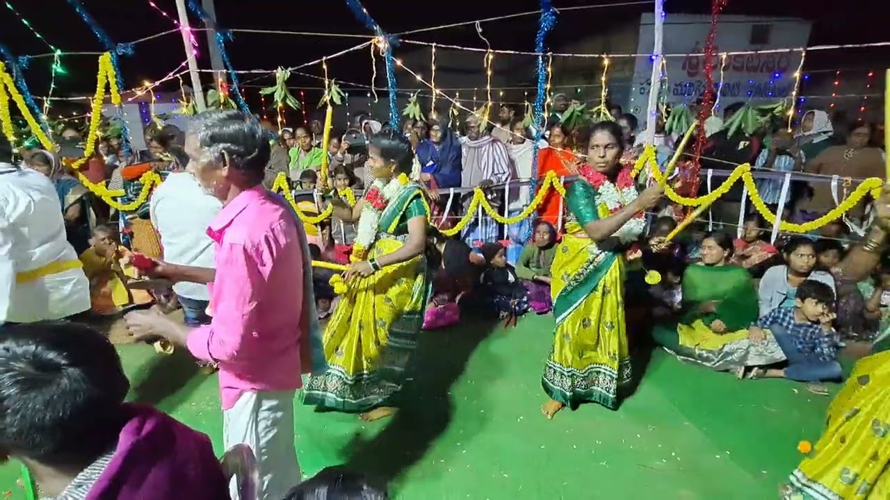 * రఘుకులతిలకా రారా..నిన్నెత్తీ ముద్దాడెదరా * ఉలవలవారిపల్లె శ్రీ పాలేటి గంగమ్మ కోలాటం బృందం గజ్జపూజలో