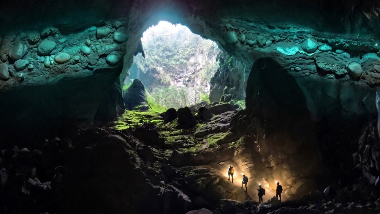 Geologists Just Opened A Massive Cave In Vietnam - What They Found Inside Shouldn´t Exist