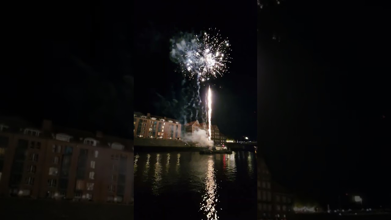 Feuerwerk in Bremen am 16.09.2023. Maritime Woche an der Schlachte