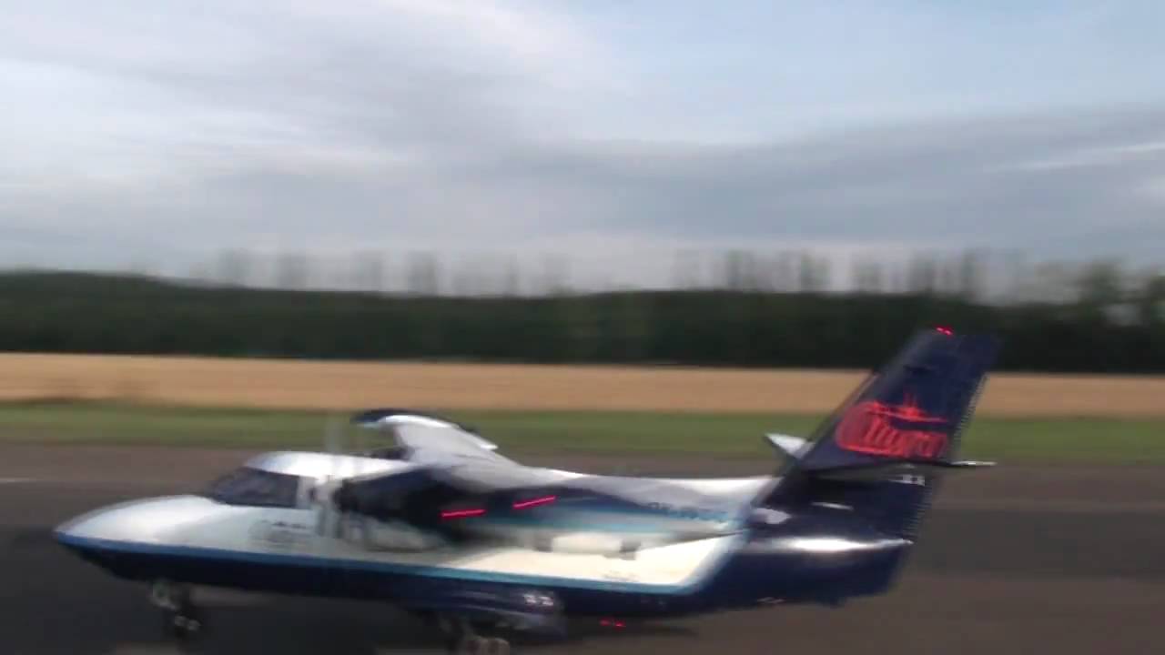 L-410 UVP E8D Giant Modell
