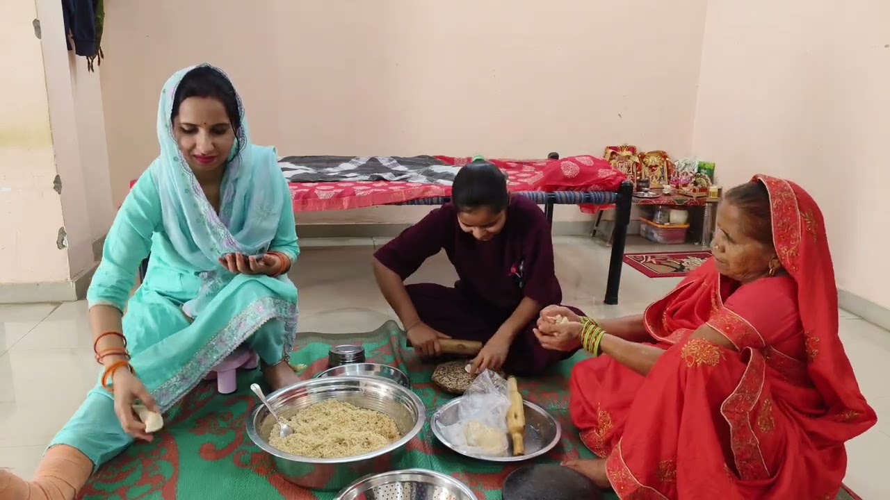 जीजी गुंजा में से तीन हिस्सा कर लेते है ।🤣😂😋😋