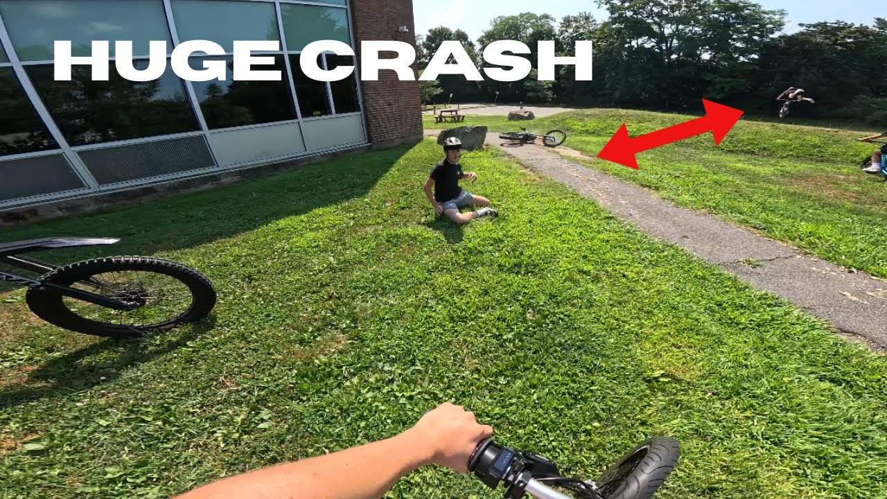 Surron Kids Crash in a Race!