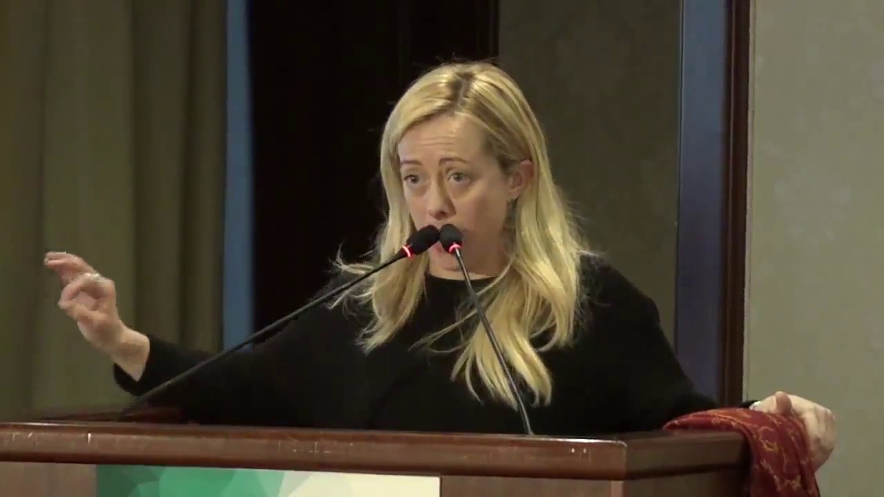 Bologna - Chiusura epica di Giorgia Meloni