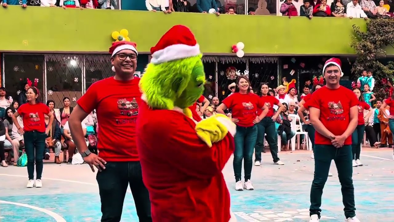 Baile docentes Navidad 2025