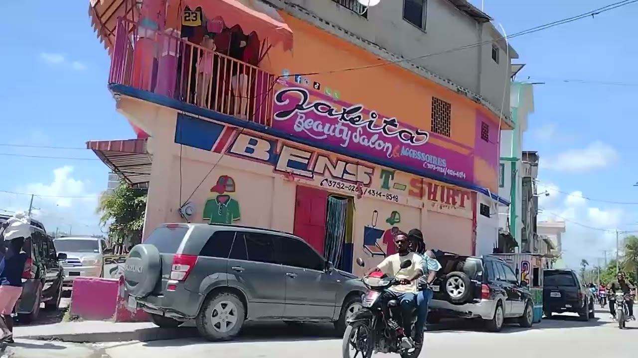 Life in Haiti 🇭🇹: What the Streets of Les Cayes Really Look Like