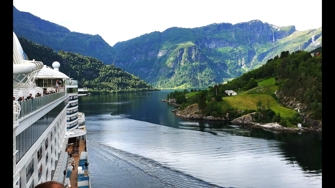4K AIDAperla Meine Kreuzfahrt in Norwegens Fjorde   harmonische durchfahrt im Sognefjord 25.06.2024