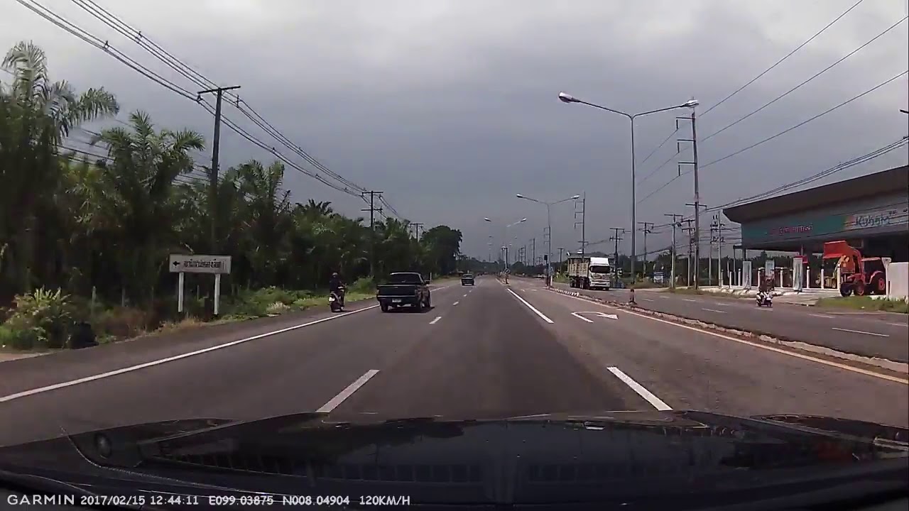 Toyota New Fortuner VS Truck Accident Caught on Dashcam in Thailand