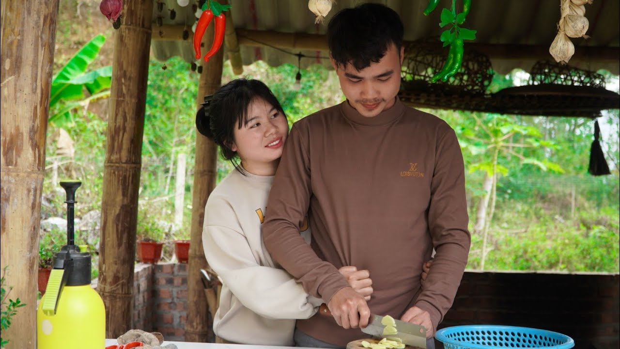 The sweetness of the bone broth is like the love that Mr. Chung reserves solely for Little Nuong.