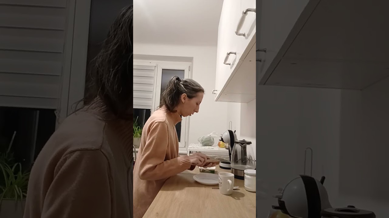 Pozdrav za vas pravim sebi dorucak novi pogledajte video klip Pozdrav za vas 