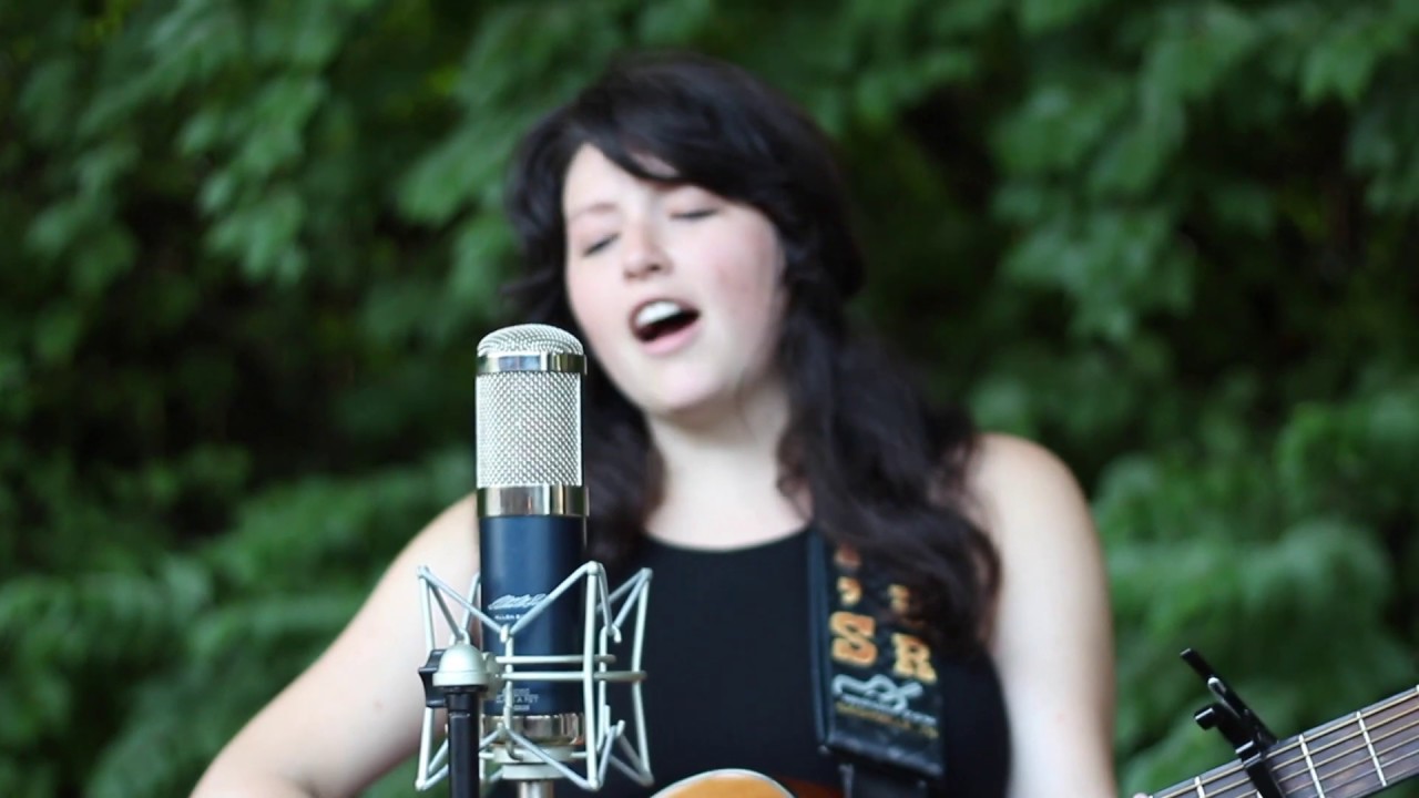 Running Out  - Claire Kelly - Nashville Backyard Session
