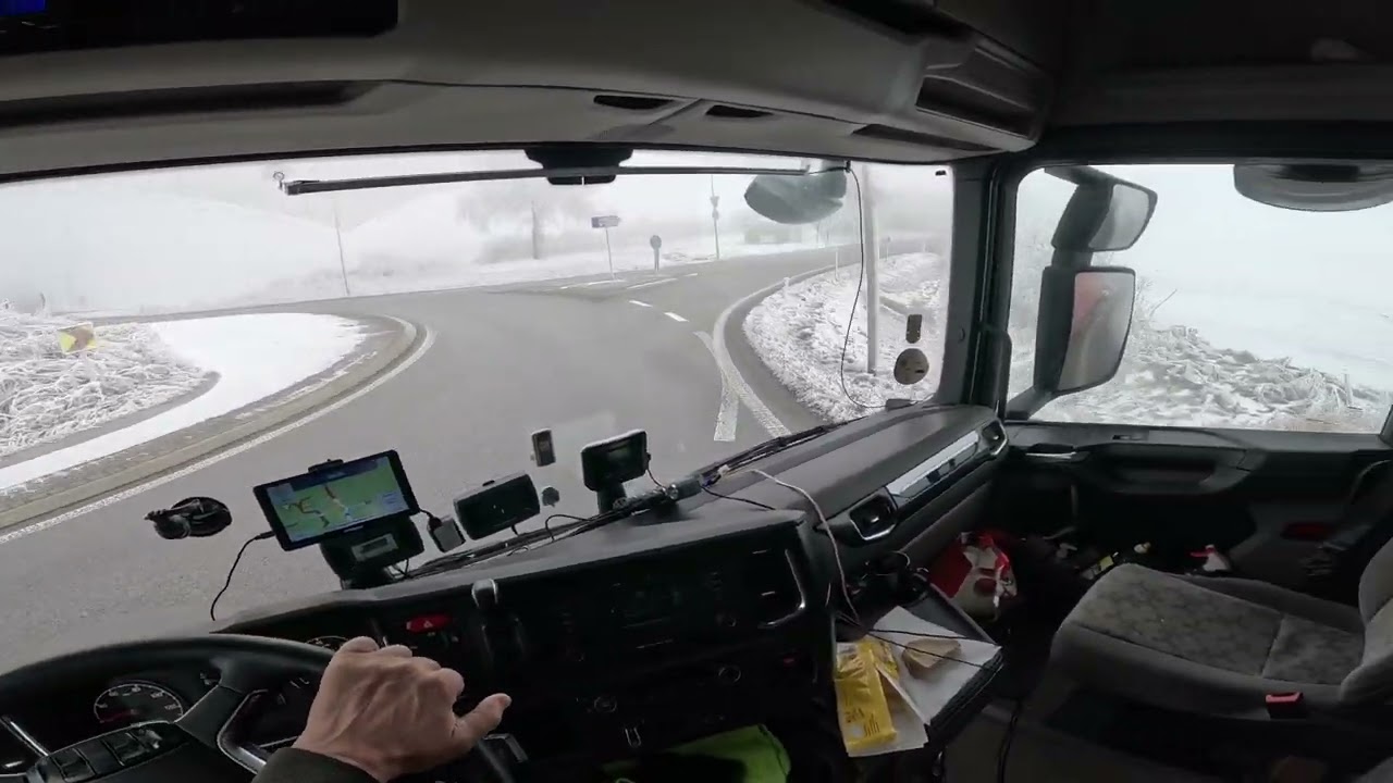 ZANURZ SIE W PIEKNYM RAJU TRANSPORTOWYM ZIMOWA DROGA SCANIA TIR POV