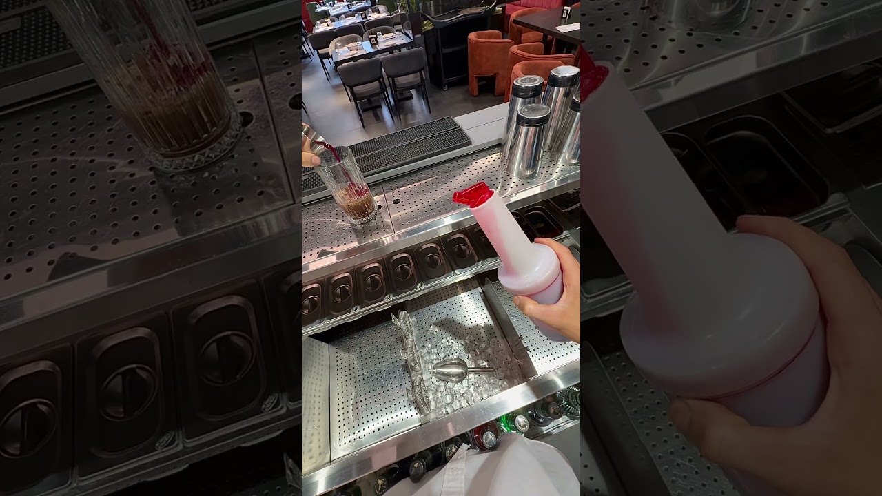 🍓🫐🍫 #cocktail #bartender #cocktailbartender #craft #mixologist #drink #cocktailrecipe