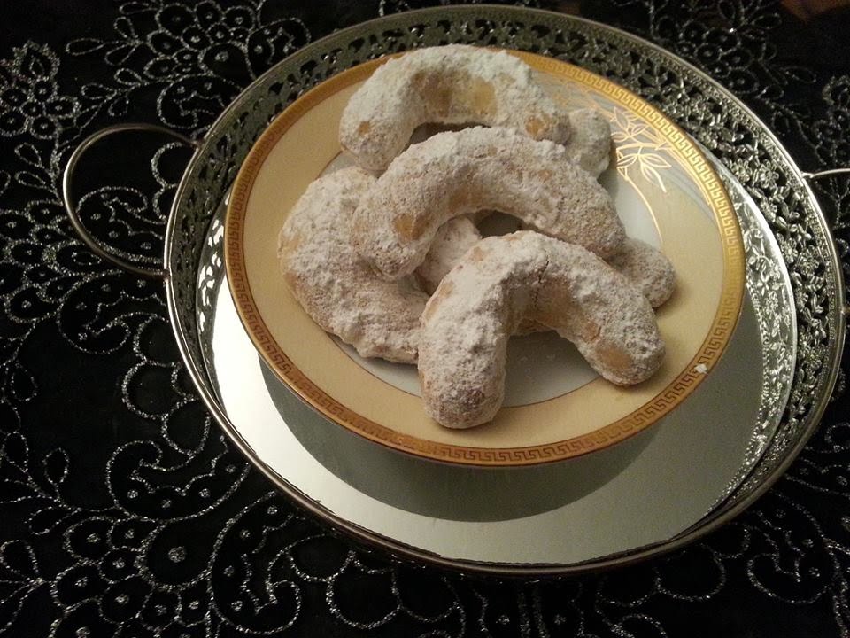gateaux marocains(croissant de lune)sans gluten- هلاليات بدون جلوتين-Moroccan cookie gluten free