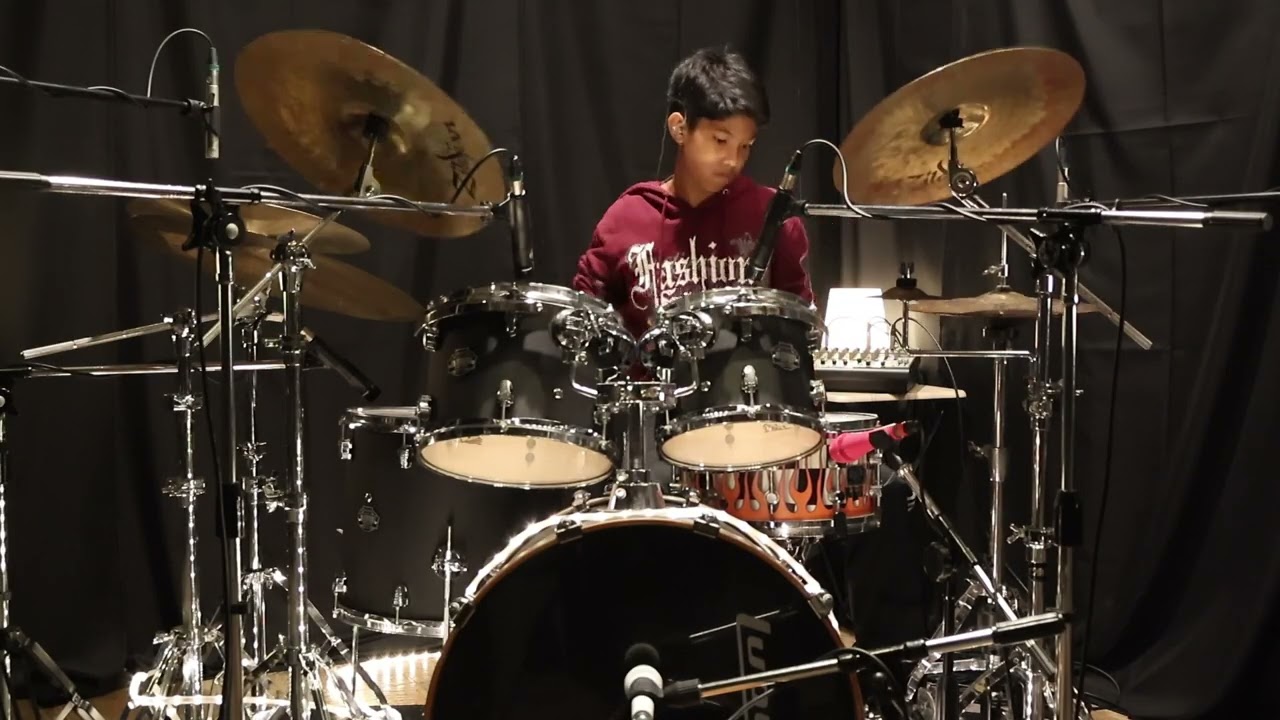 Daamin_Wanichthanachok_AGE UNDER 16_Take A Look Around