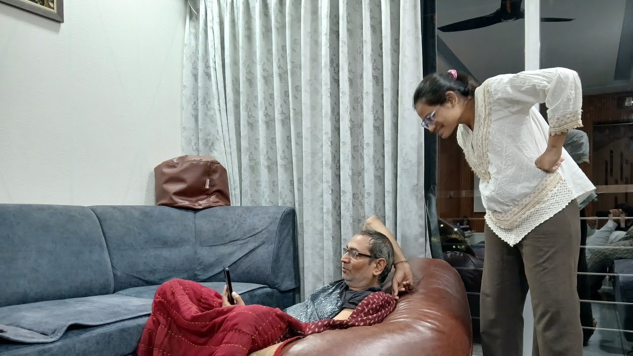 Ae kya dekh rahe he papa 😊