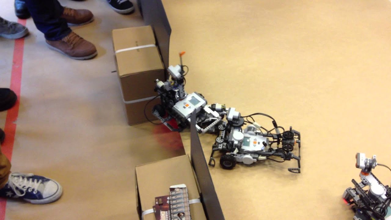 Battle of the Cleaning Robots (IP SaSeRos 2013 in Finland)