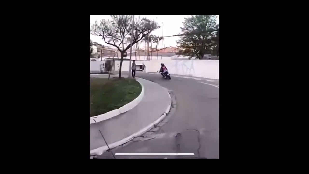 Out Of Control - The Chemical Brothers (motorbike chase version)