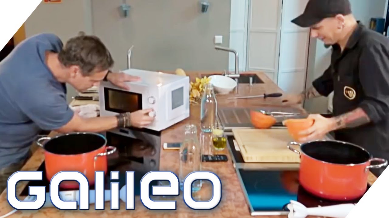 Kürbis in der Mikrowelle - Macht Harro so die schnellere Kürbissuppe? | Galileo | ProSieben