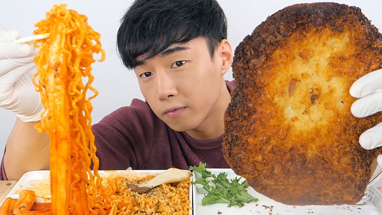 new 핵불닭볶음면 + 핵불닭 분모자당면 + 왕돈가스 리얼사운드 asmr 먹방 - nuclear buldak bokkeum myeon mukbang eating show